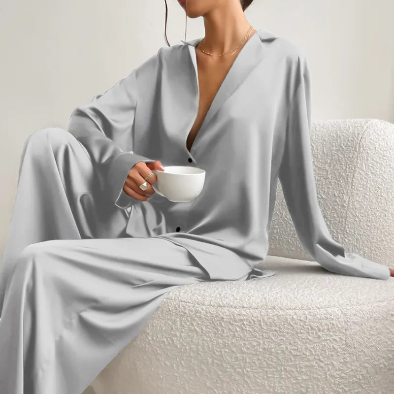 Elegant Women's Pure Silk Pajamas - Luxurious Comfort