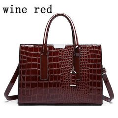 Elegant Leather Shoulder Bag - Versatile & Stylish