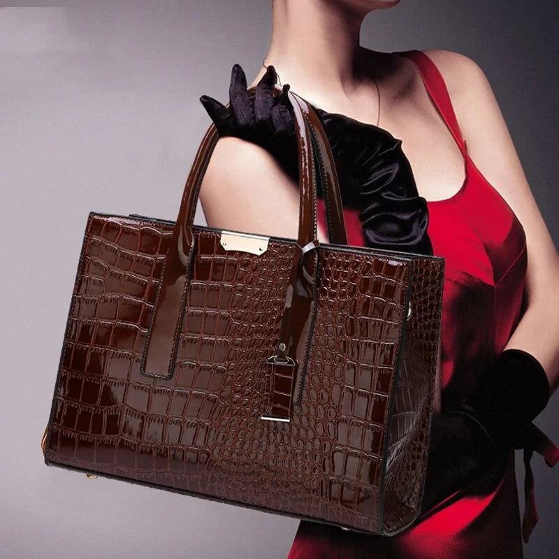 Elegant Leather Shoulder Bag - Versatile & Stylish