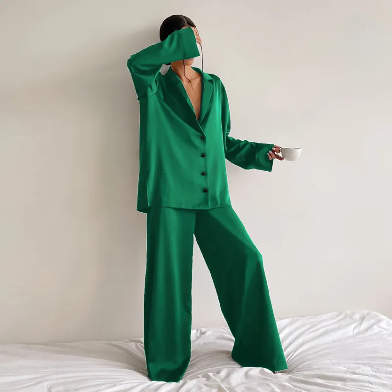 Elegant Women's Pure Silk Pajamas - Luxurious Comfort