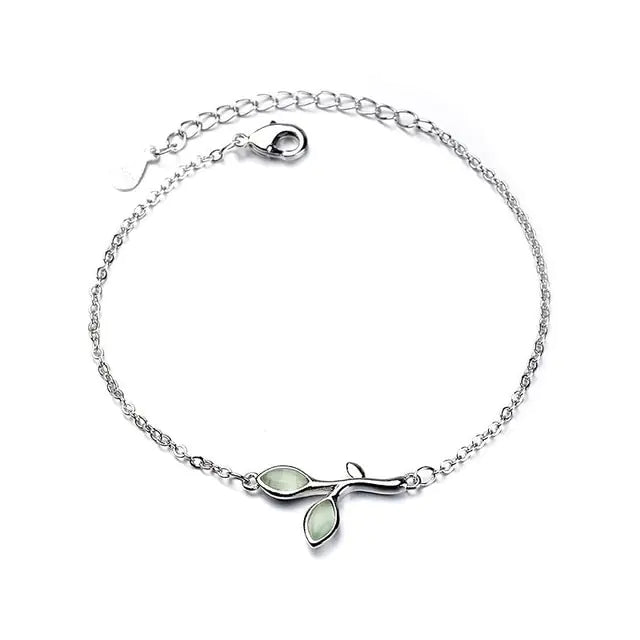 Elegant Leaf Design Ring - Nature Inspired