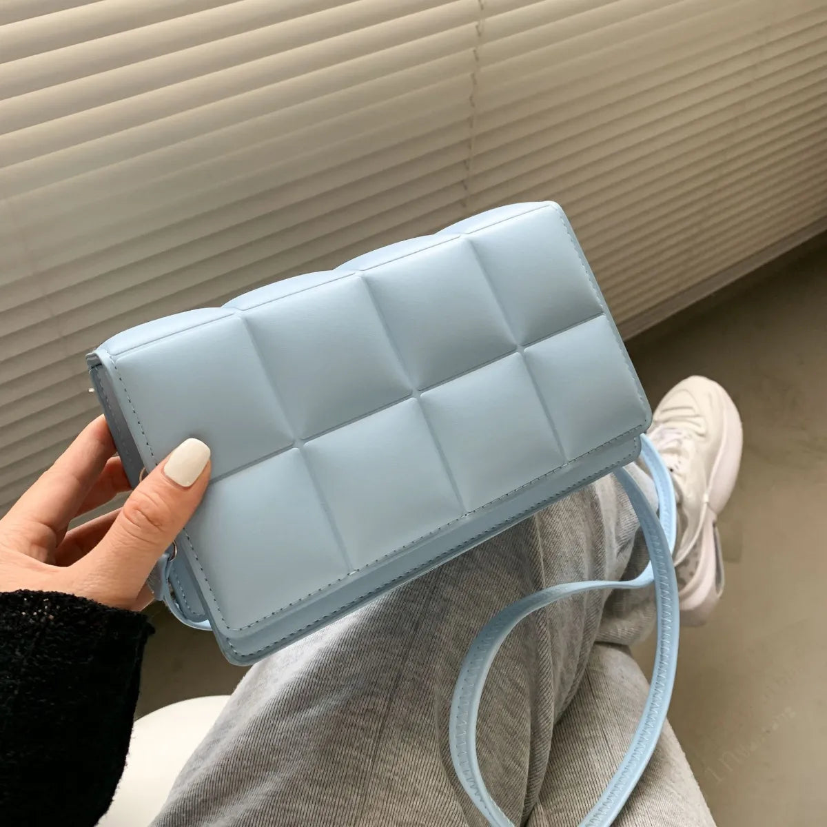 Elegant Retro Shoulder Bag