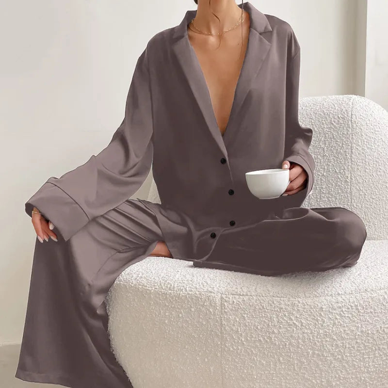 Elegant Women's Pure Silk Pajamas - Luxurious Comfort