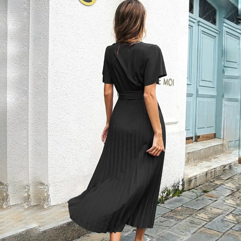 Chic Midi Pleated Diana Dress - Short Sleeve Elegance
