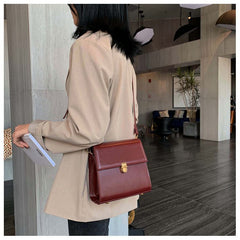 Chic Vintage Mini Crossbody Bag - Elegant & Versatile