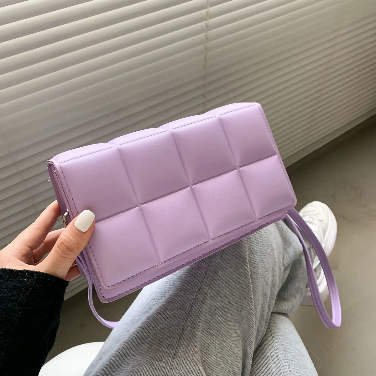 Elegant Retro Shoulder Bag