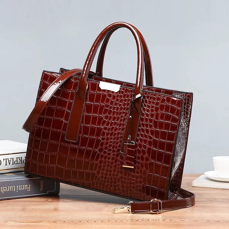 Elegant Leather Shoulder Bag - Versatile & Stylish