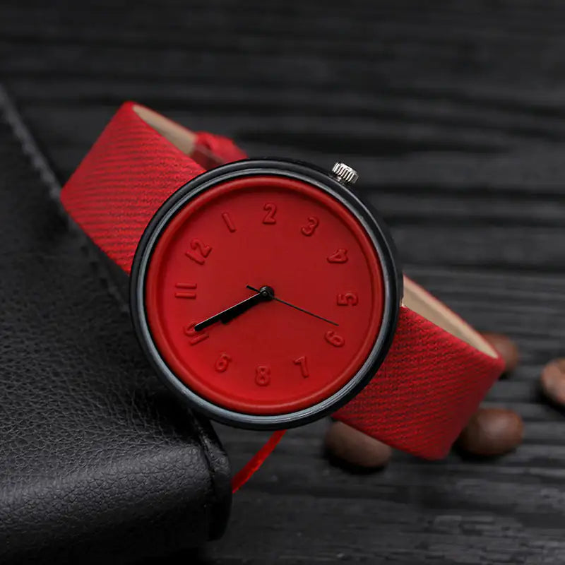 Elegant Women's Quartz Watch with PU Leather Strap