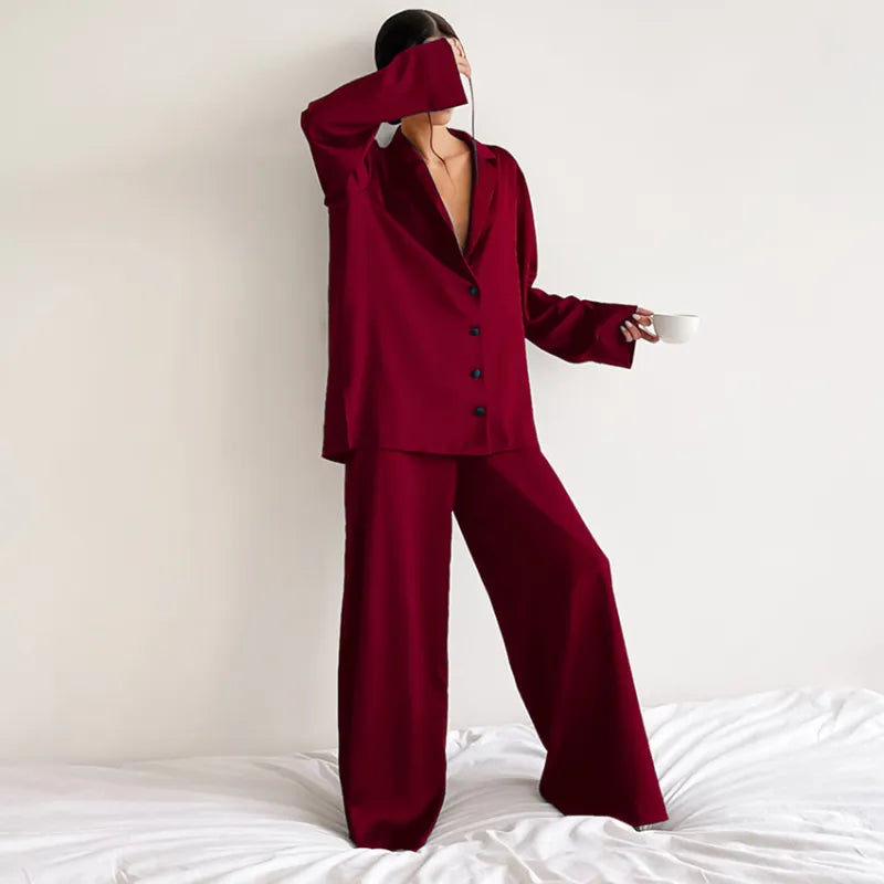 Elegant Women's Pure Silk Pajamas - Luxurious Comfort