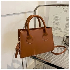 Retro Chic Crossbody Bag – Compact & Stylish Accessory