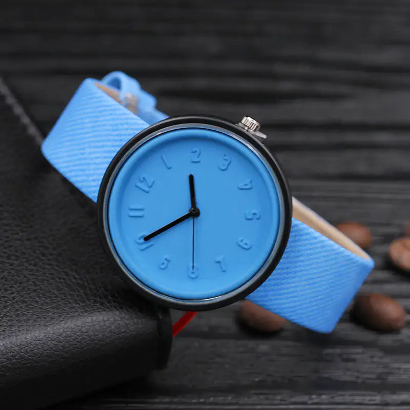 Elegant Women's Quartz Watch with PU Leather Strap