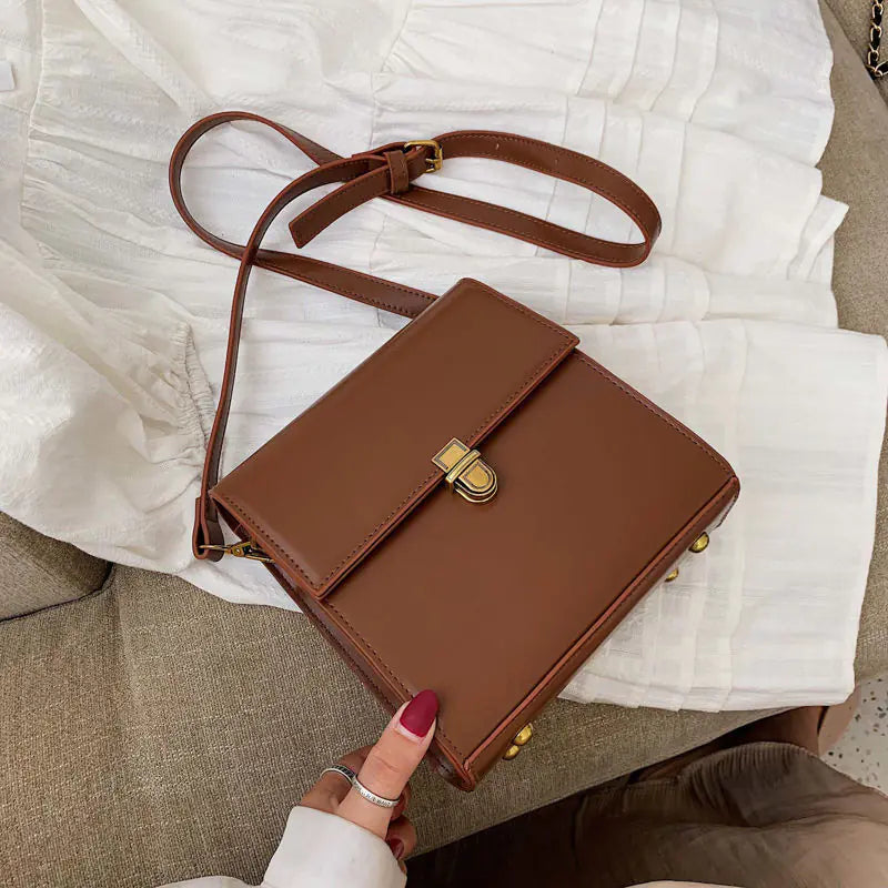Chic Vintage Mini Crossbody Bag - Elegant & Versatile