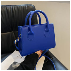 Retro Chic Crossbody Bag – Compact & Stylish Accessory