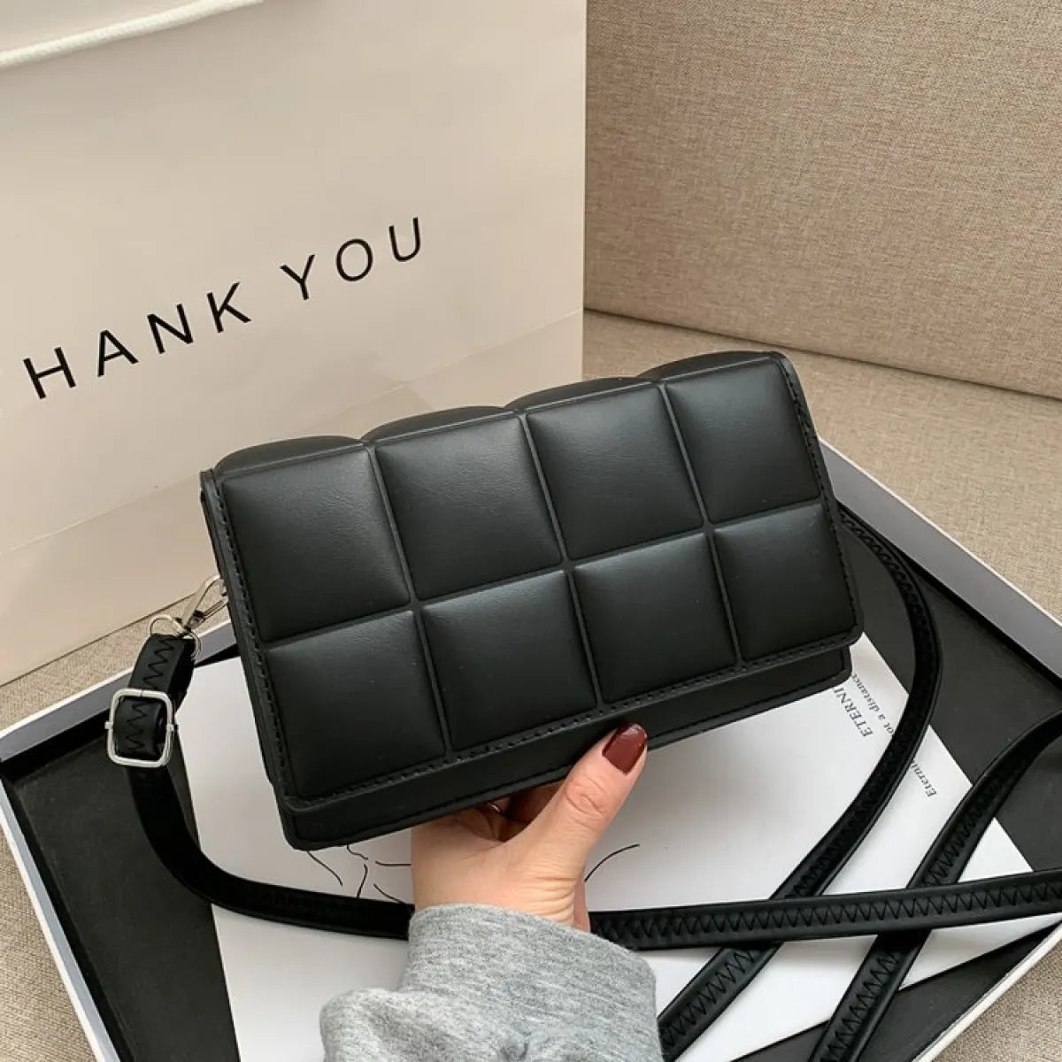 Elegant Retro Shoulder Bag
