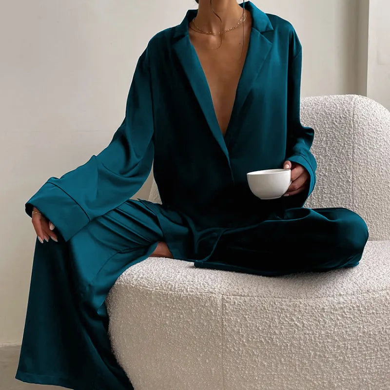 Elegant Women's Pure Silk Pajamas - Luxurious Comfort