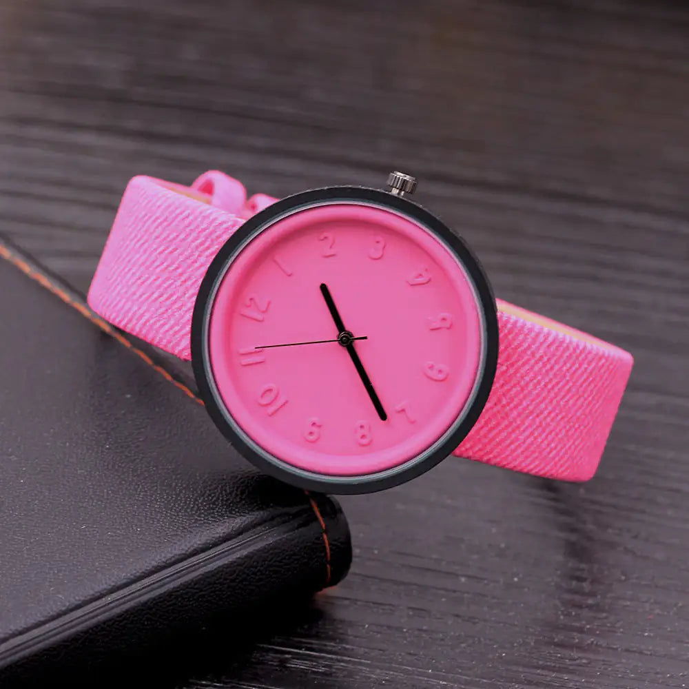 Elegant Women's Quartz Watch with PU Leather Strap