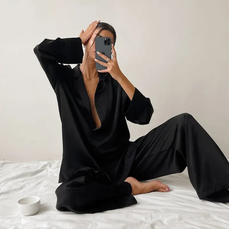 Elegant Women's Pure Silk Pajamas - Luxurious Comfort