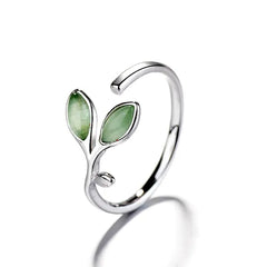 Elegant Leaf Design Ring - Nature Inspired