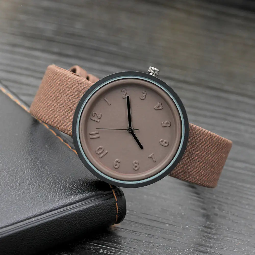 Elegant Women's Quartz Watch with PU Leather Strap