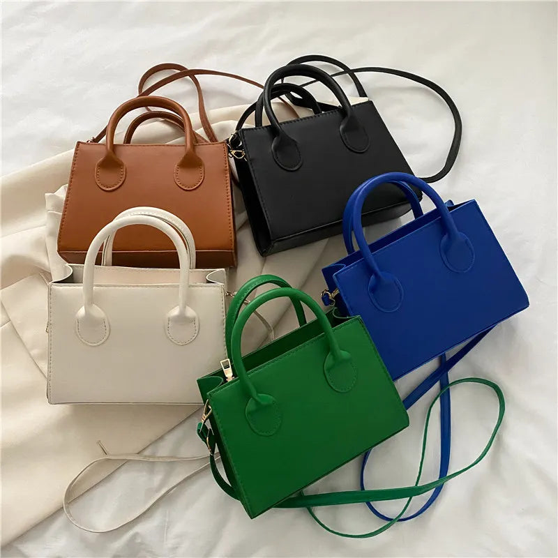 Retro Chic Crossbody Bag – Compact & Stylish Accessory