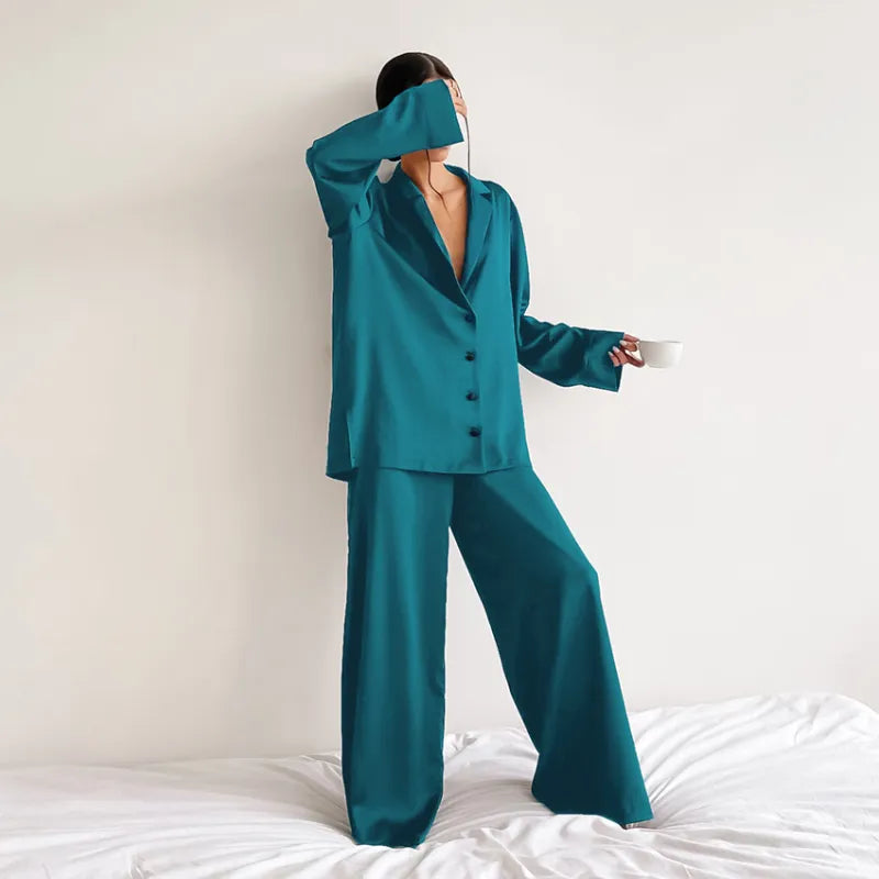 Elegant Women's Pure Silk Pajamas - Luxurious Comfort